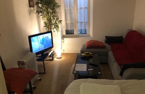 Aurillac Apartment | Le Victor Hugo 3D et sa pizza offerte