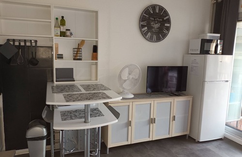 Le Barcares Apartment | ♥️Le Victoria's Beach Barcarès♥️ - 🧹 Housekeeping included/Private parking/Sea direct 🏖️
