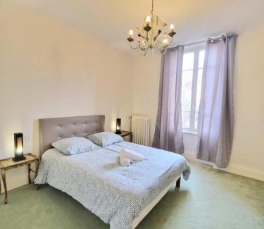 Vallieres Apartment | Le Voltaire #Parking#Terrasse#Hypercentre