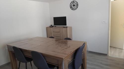 Saint-Die Apartment | Le Wenalya avec terrain clôturé