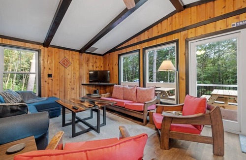 Thornton House | Leaf Peepers Paradise | White Mountains Chalet