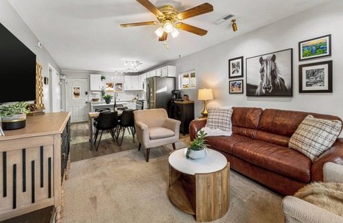 Bailey Cabin | Leaf Peeping 〡Bailey River Retreat