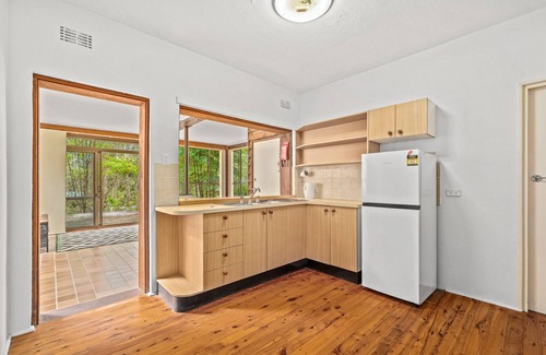 Macmasters Beach House | Leafy Family House, Close to Beach and Surf Club