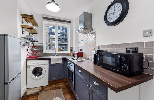 Wandsworth Apartment | Leafy Oasis: Wandsworth Chic Pad