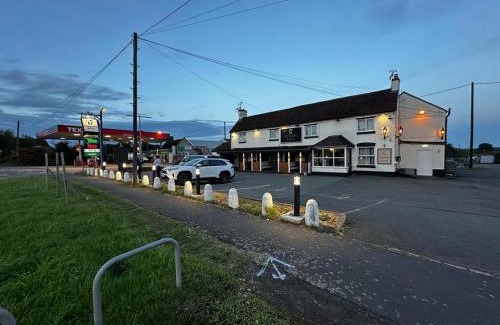 Stourport-on-Severn Hotel | Leaking Well, Dunhampton