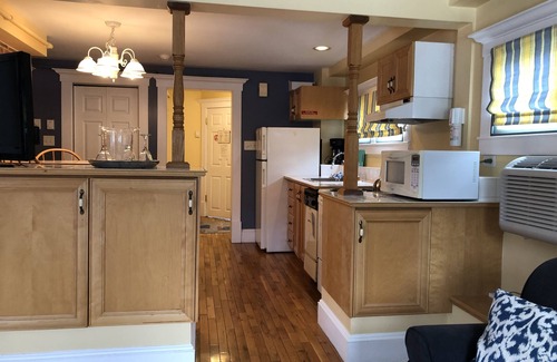 Waterford Valley Bed & Breakfast | Leaside Manor by The Leaside Group