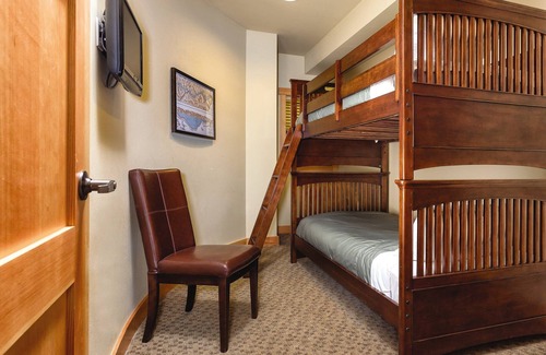 Chelan Resort | Leave your worries at the door!