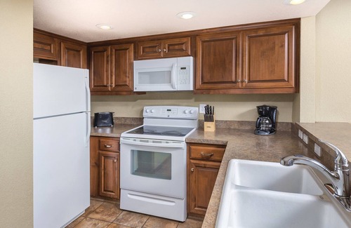 Tahoe Village Resort | Leave your worries at the door!