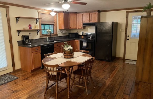 Negreet Cabin | LEDO HIDEAWAY - TOLEDO BEND WATERFRONT