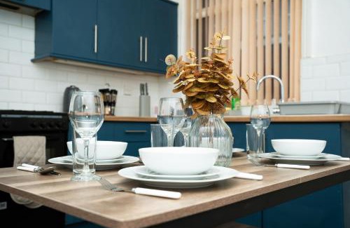 Leeds Apartment | Leeds Large Townhouse Retreat Close to The City