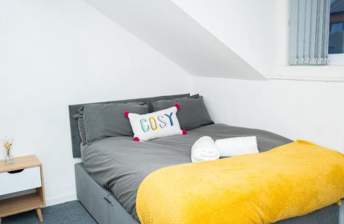 Leeds Apartment | Leeds Large Townhouse Retreat Close to The City