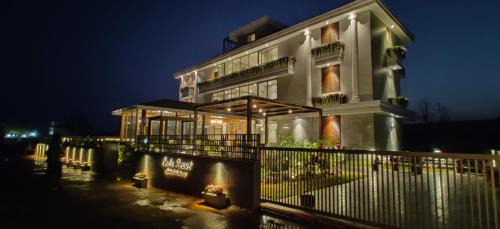 Mahabaleshwar Hotel | Leela Resort, The Exotic Boutique Hotel - Pure Veg