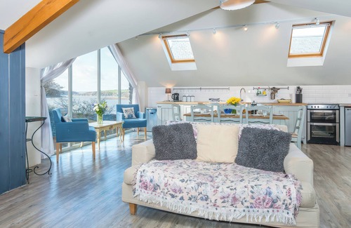 Lawrenny Cottage | LEEWARD COTTAGE, pet friendly, with hot tub in Pembroke Dock