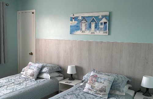 Lee-on-the-Solent Bed & Breakfast | Leeward House B&B