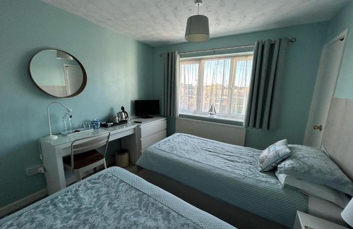 Lee-on-the-Solent Bed & Breakfast | Leeward House B&B