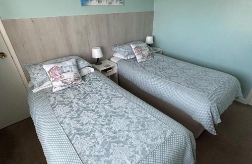 Lee-on-the-Solent Bed & Breakfast | Leeward House B&B