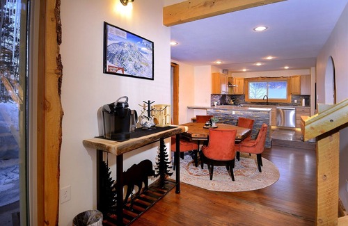 Crested Butte House | Legacy Lodge/Sprawling Lodge Home Close to the Resort, Sleeps 20/Hot Tub/Garage