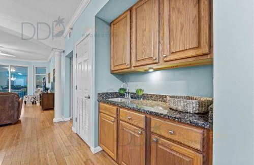 Gulfport House | Legacy Tower One 903
