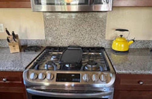 La Quinta Condo | LEGACY VILLAS Rare Single-story 3BR Villas Between Two Salt-water Pools! #111050