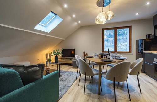 Saint-Michel-de-Maurienne Apartment | Legendary ski & cycling – 4 to 6 guest getaway