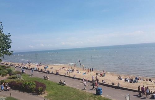 Leigh-on-Sea Apartment | Leigh-on-Sea Retreat - 2 Bedroom Apartment