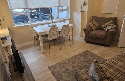 Leigh-on-Sea Apartment | Leigh-on-Sea Retreat - 2 Bedroom Apartment