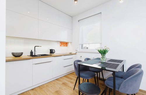 Czyzyny Apartment | Lema 15C | Remote Work Apartment | Parking