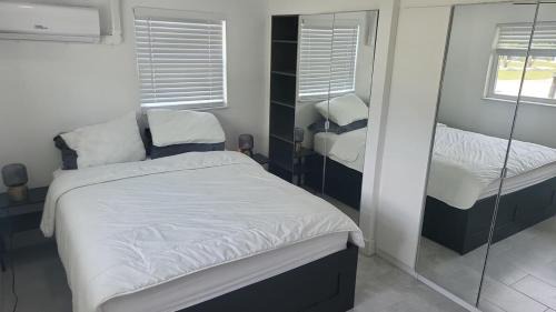 Pleasure Isles House | Lemon Tree Retreat