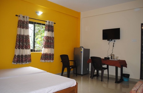 Calangute House | LEMONDROP TWIN BEDDED ROOM with open terrace