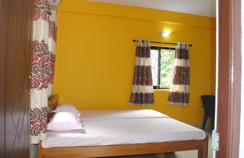 Calangute House | LEMONDROP TWIN BEDDED ROOM with open terrace