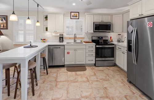 Old Town House | Lennon's Lodge, Luxury Accommodations for up to 6!