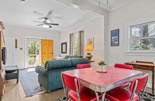 Athens House | Lenoir Cottage w covered patio and fire pit