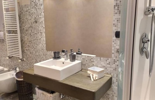 Sestri Ponente House | Leo. ENTIRE Apartment for EXCLUSIVE use!