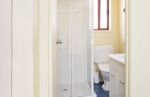 Jindabyne Cottage | Leo's Cottage - Pet Friendly