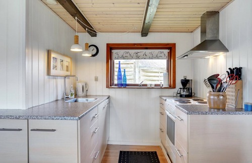 Øsløs House | "Leocadia" - 150m to the fjord by Interhome