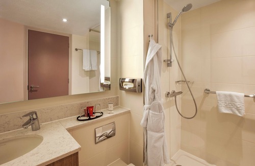 Heathrow Villages Hotel | Leonardo London Heathrow Airport
