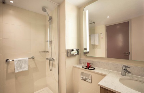 Heathrow Villages Hotel | Leonardo London Heathrow Airport