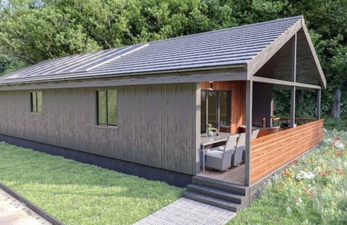 Looe Cabin | Lerryn Lodge with outdoor bath (2 bedroom)