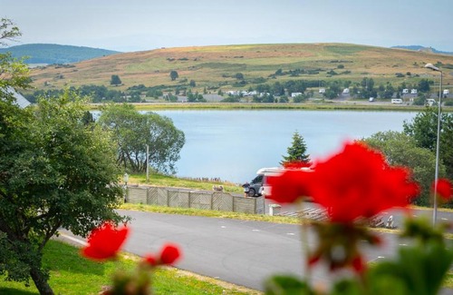 Besse-et-Saint-Anastaise Apartment | Les Aliziers
