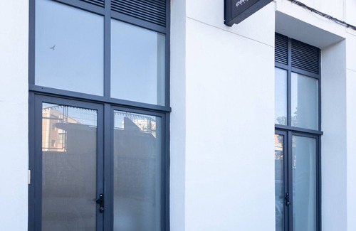 Montolivet Apartment | Les arts Turia 1 by Concept Flats