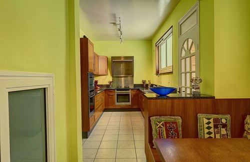 Saint-Denis House | "Les Badamiers - House near the center of Saint-Denis