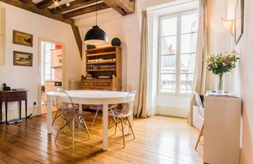Dijon Centre Ville Apartment | Les Bons Enfants