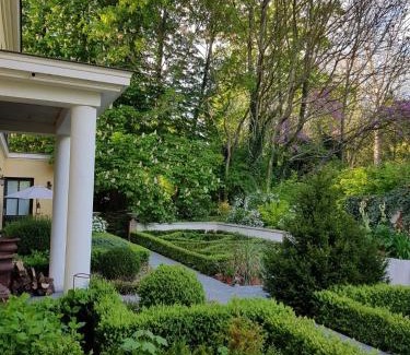 Henouville House | Les Buis de Boscherville Gite