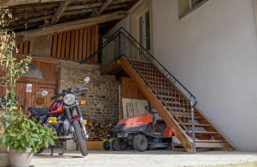 Saint-Michel-de-Saint-Geoirs House | Les collines