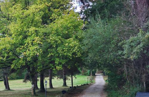 Rouffignac-Saint-Cernin-de-Reilhac Apartment | Les Cabanes de Rouffignac