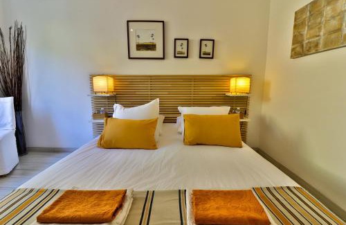 Carry-le-Rouet Bed & Breakfast | Les Chambres d'Hôtes du Grand Mornas