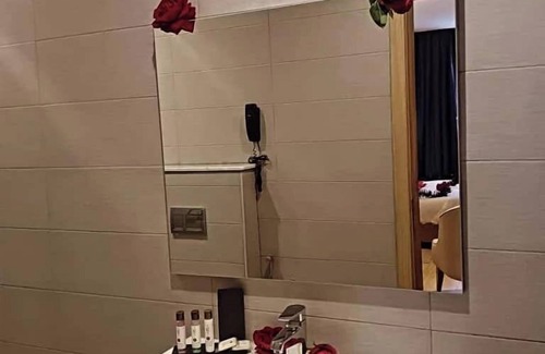 Algiers Hotel | Les Deux B Salsabil