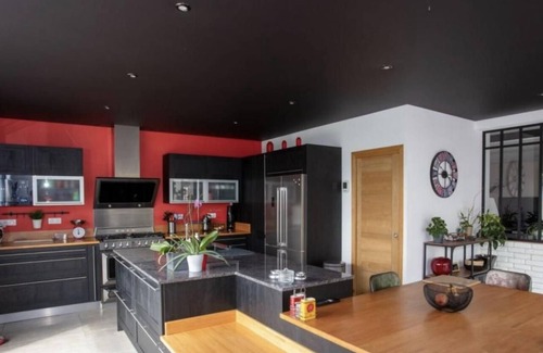 Courthiezy House | « Les Deux Piliers » Villa Avec Piscine au Beau Milieu de la Vallée Champenoise