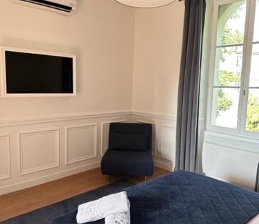 Crevecœur-en-Brie House | LES DOUVES, charmante dépendance du château