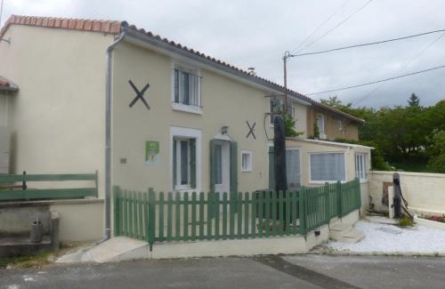 Saint-Gourson House | les fontaines